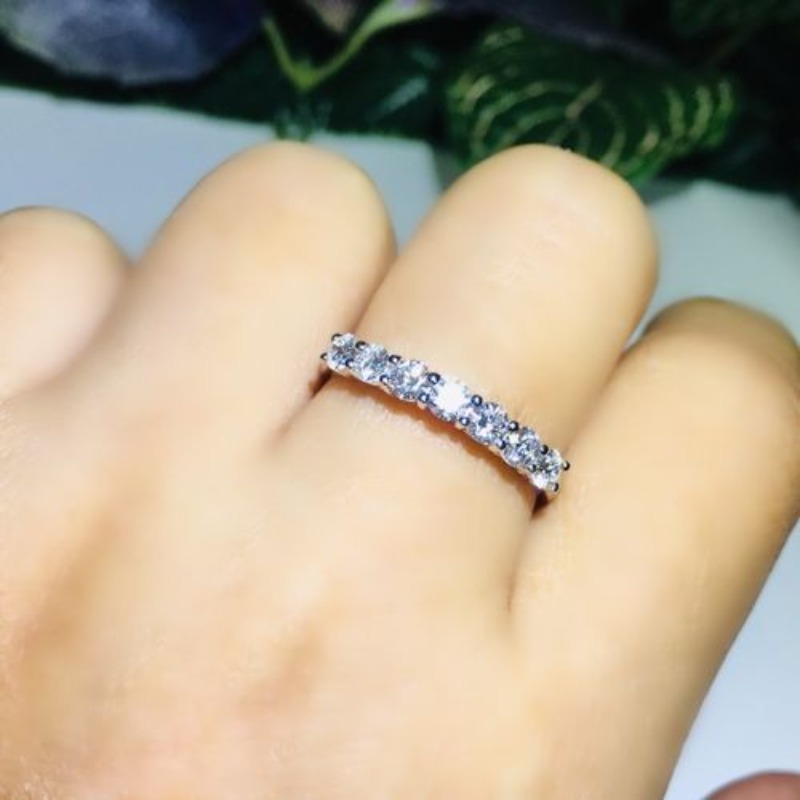 Women's 0.7 Carat Moissanite Seven-Stone Ring, 925 Silver